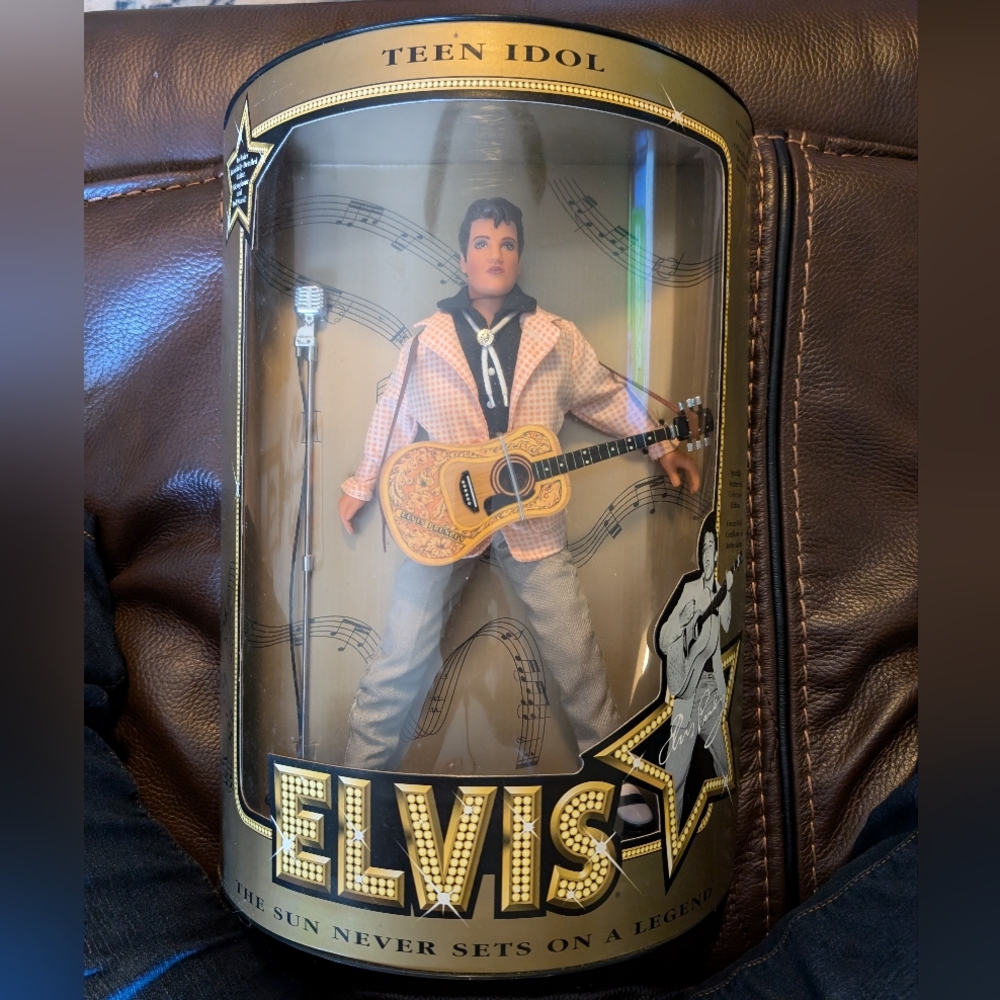 1993 NIB Hasbro Teen Idol Elvis Doll